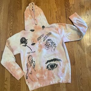 Shawn Mendes - The Tour 2019 Stylish Graphic Hoodie in Pink and White . Size M